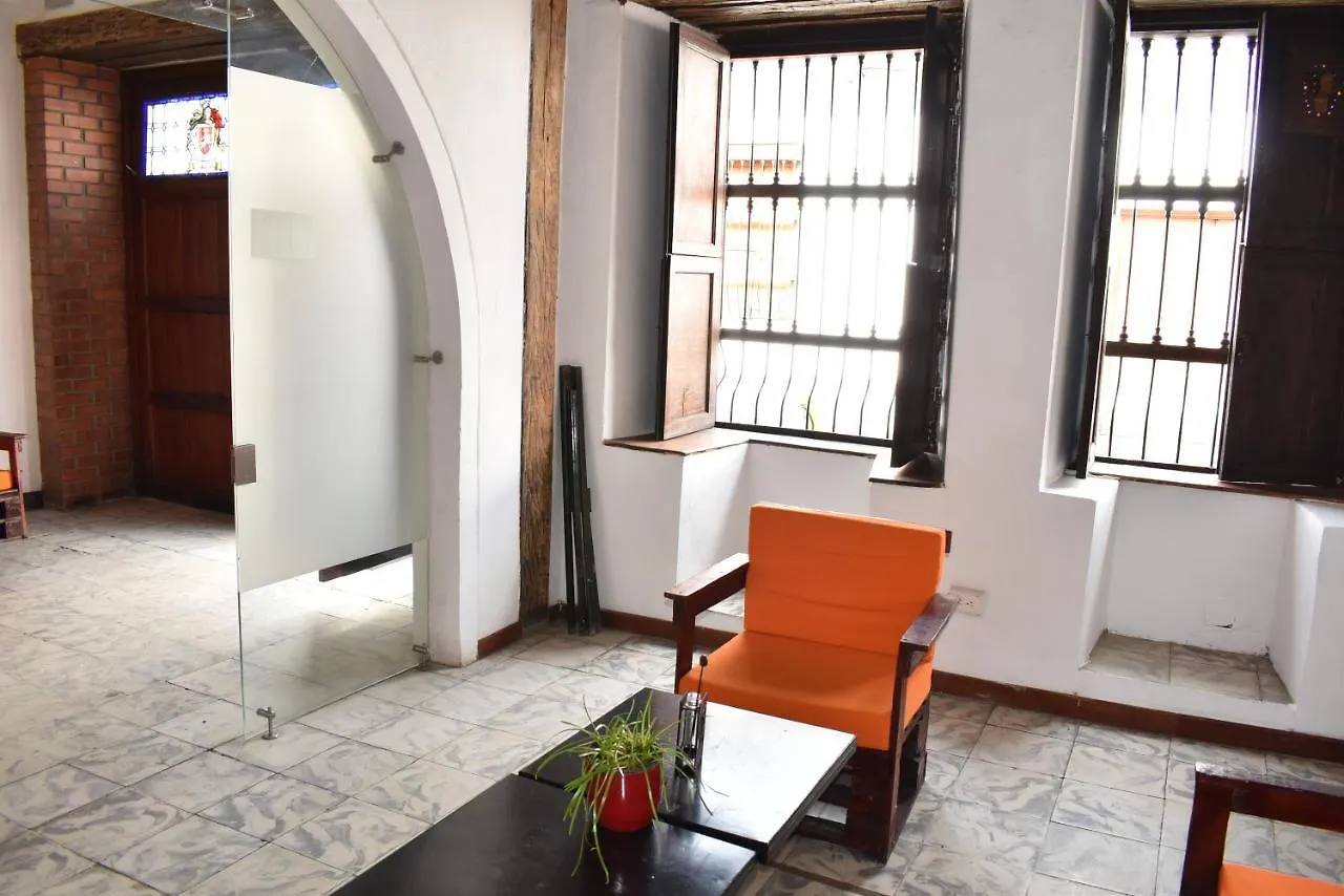 民宿 Hostal Chontaduro Casa Colonial En Pleno Centro Historico De Cali- Se Alquila La Casa Entera Para 12 O 13 Personas O Por Habitaciones