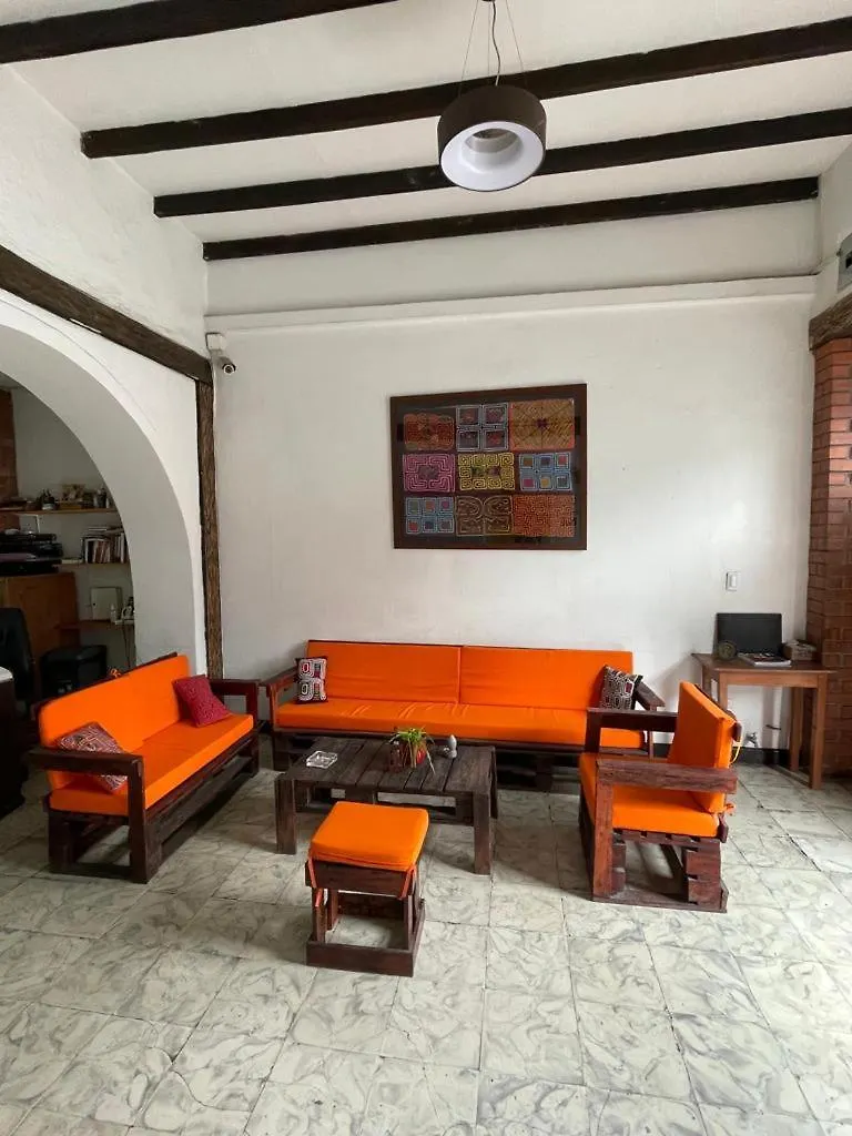 民宿 Hostal Chontaduro Casa Colonial En Pleno Centro Historico De Cali- Se Alquila La Casa Entera Para 12 O 13 Personas O Por Habitaciones