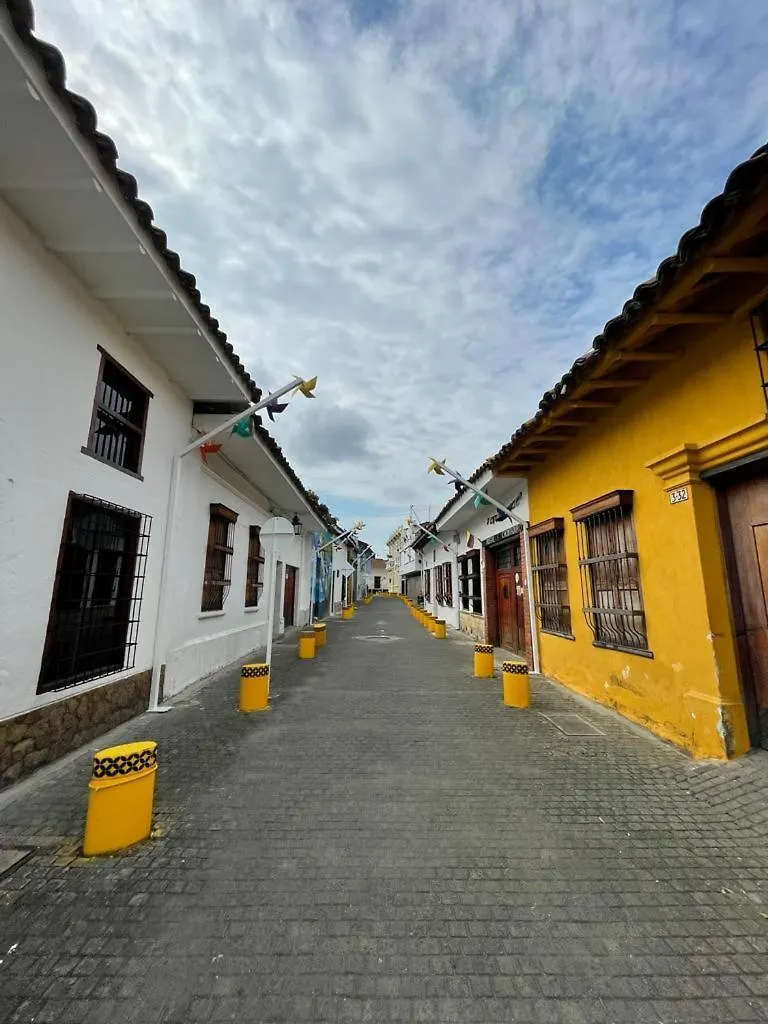 民宿 Hostal Chontaduro Casa Colonial En Pleno Centro Historico De Cali- Se Alquila La Casa Entera Para 12 O 13 Personas O Por Habitaciones 哥伦比亚