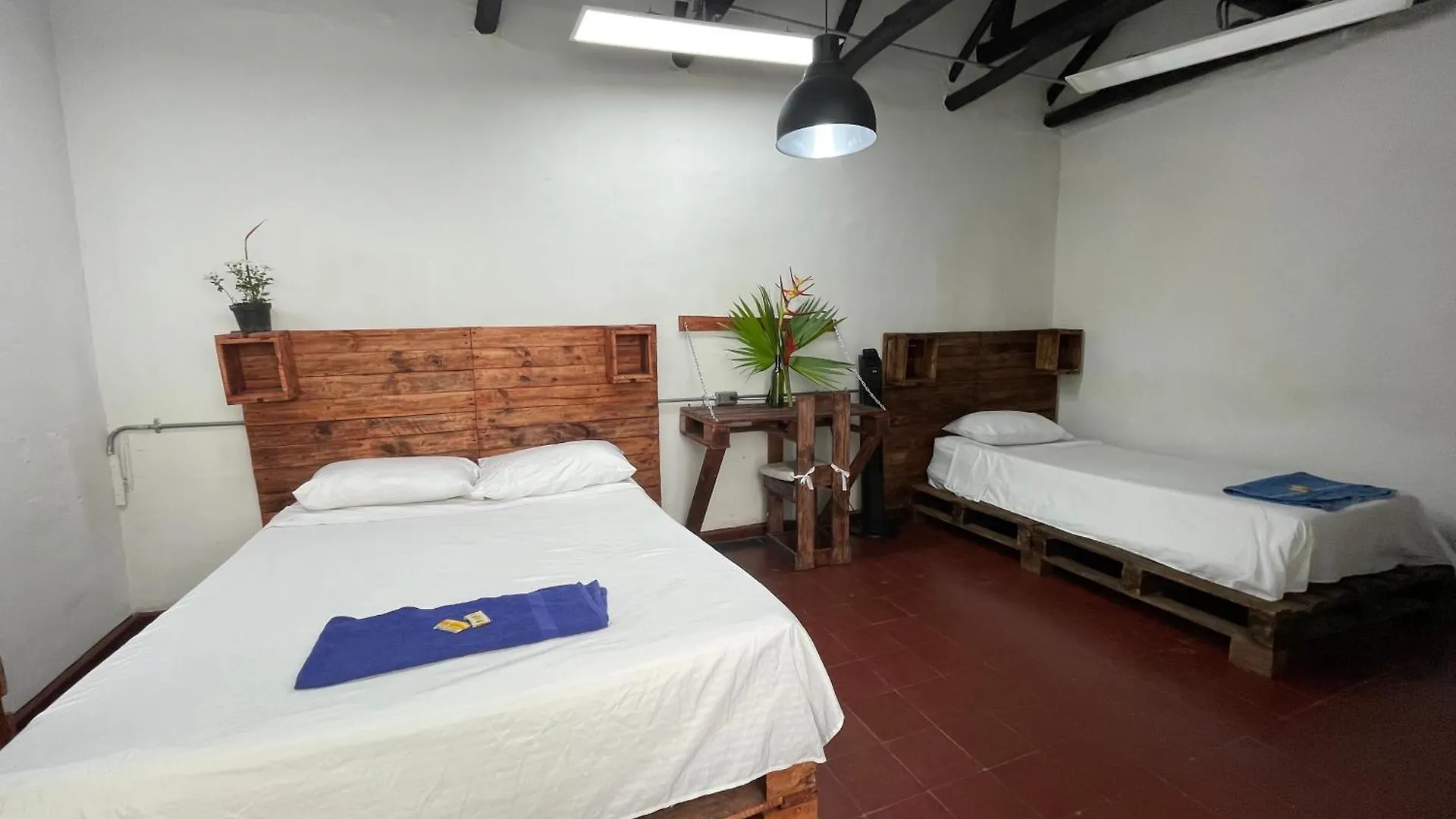 Hostal Chontaduro Casa Colonial En Pleno Centro Historico De Cali- Se Alquila La Casa Entera Para 12 O 13 Personas O Por Habitaciones 哥伦比亚